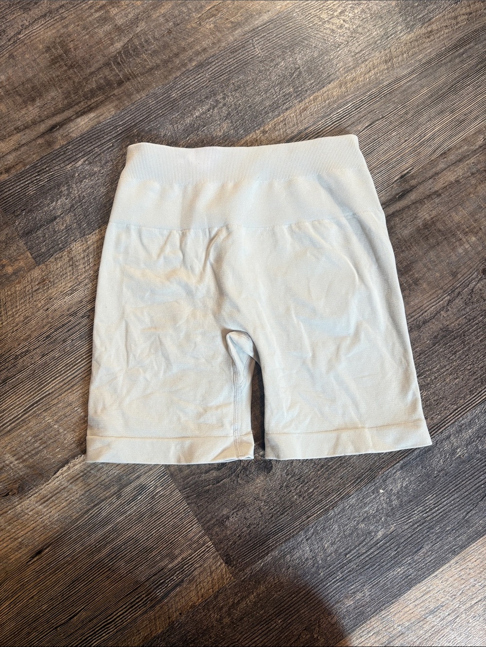 Aurola Seamless High-Waist Biker Shorts - White